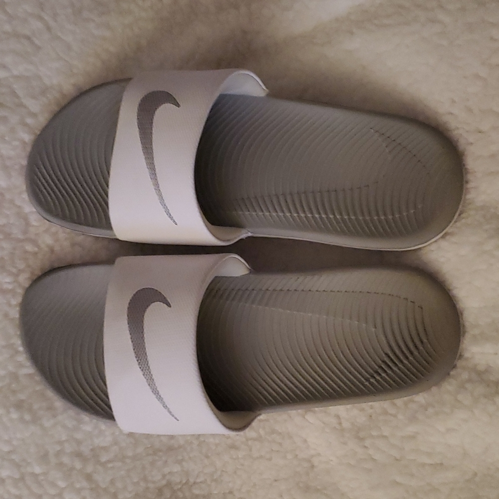 Nike slides